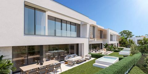 Deze prachtige villa is gelegen in het pittoreske Mijas, Malaga, en biedt een luxe en comfortabele levensstijl. Met 3 slaapkamers, 2 badkamers en 1 toilet is deze villa perfect voor gezinnen of stellen die op zoek zijn naar een ruime woning. Met een ...