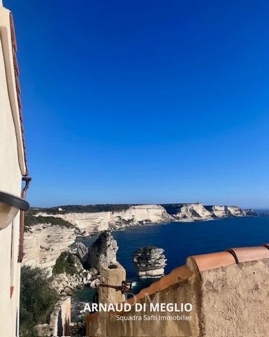 Duplex T5 en haute ville de Bonifacio vue mer et Sardaigne