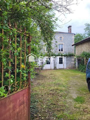 Ancienne auberge : 80 m² habitables + 120 m² à rénover, grange de 130 m² et terrain clos