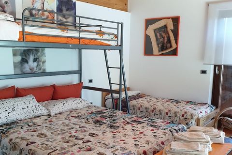 Située dans le charmant village de Ponte nelle Alpi, cette élégante maison de vacances est un refuge idéal pour ceux qui recherchent un équilibre entre détente, nature et aventure. À seulement 5 km des eaux cristallines du lac Santa Croce, la proprié...