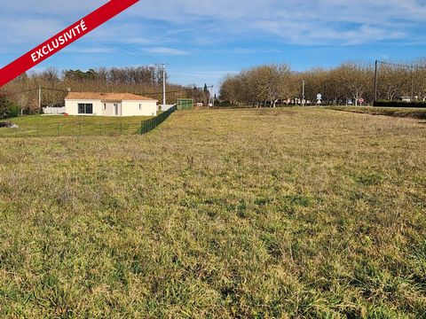Terrain plat à bâtir de 2221 m2