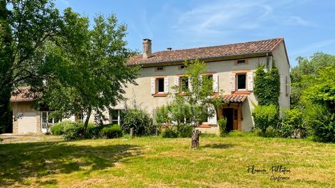 A vendre ancienne métairie 182 m² habitables et 350 m² datelier sur environ 4560 m² de terrain arboré