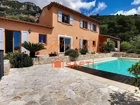 Magnifique villa avec vue panoramique et aperçu mer