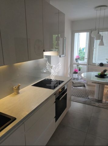 ID-CODE: 111 Features: - Air Conditioning - Balcony - Fitness Center - Intercom - Internet