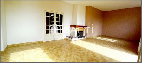 Maison T5 de 140m², 4 chambres, balcon traversant et vue dégagée, un garage de plus de 35m², jardin de 1100m²
