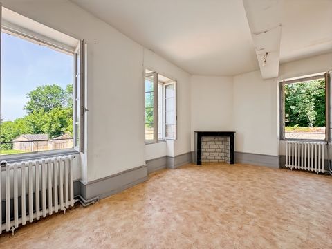 À vendre : Belle maison de caractère au cur d'AUNAY EN BAZOIS (58) Idéale pour investissement locatif !