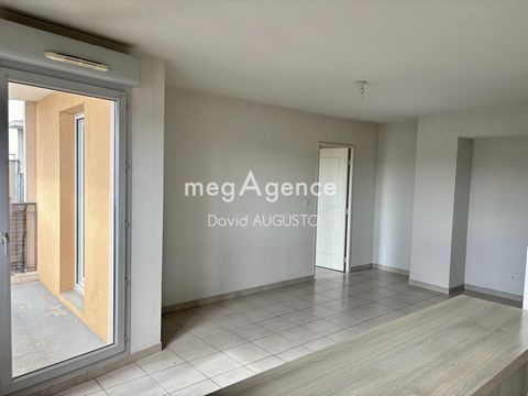 RÉSIDENCE DE 2007 AVEC PISCINE, DERNIER ÉTAGE, 3 CHAMBRES, BALCON COUVERT