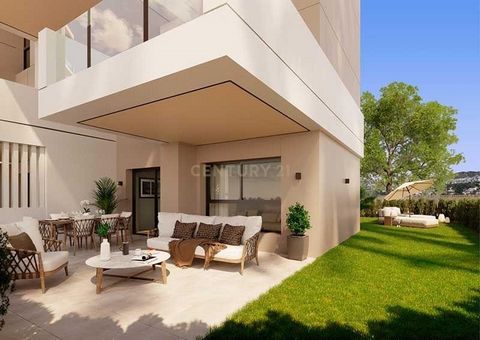 Discover your new home in Calpe! Spacious 3-bedroom apartment with terrace in private residential complex with excellent services Are you looking for a place to enjoy comfort, tranquility, and the Mediterranean lifestyle? This magnificent 3-bedroom a...