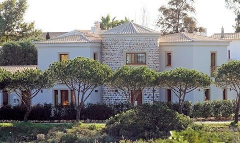 Located on the edge of Costa Vincentina National Park. This beautiful, recently constructed home offers breathtaking views across the park towards the west coast of Algarve and its glorious sunsets. Designed by the current owner and built by a respec...