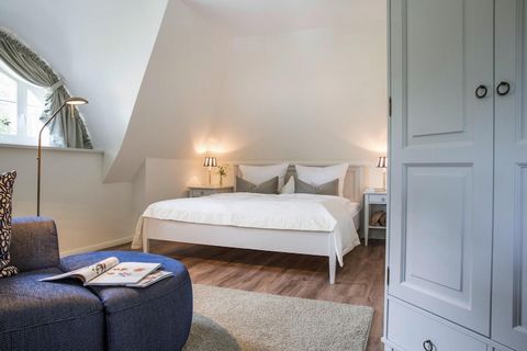 Luxurious thatched roof house in a very idyllic location on the lagoon, just 100 meters from the water. Enjoy your vacation right from the start and relax in the sauna or in front of the fireplace. Wi-Fi and satellite TV with Sky provide variety. In ...