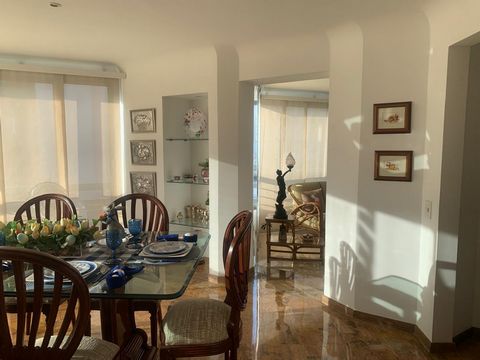 Exclusive apartment with panoramic view in the heart of Cabecera del Llano, Bucaramanga Located in the prestigious Corbaraque building (calle 45 #36-30), this spectacular 230 m² apartment offers a high-end residential experience in one of the most pr...