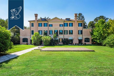 In the heart of Veneto, in a quiet residential area surrounded by nature, there is this majestic period estate for sale. Built as a classic Venetian villa in the 15th century this prestigious estate perfectly summarizes the distinctive features of th...