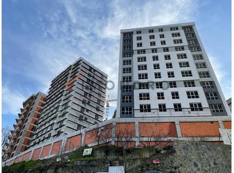 Het appartement te koop is gelegen in Eyup. Eyüp is een wijk aan de Europese kant van Istanbul, Turkije. Het staat bekend om zijn historisch en religieus belang, aangezien het de plaats is van het graf van Abu Ayyub al-Ansari, de metgezel van de prof...