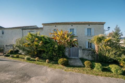The craftmanship and expertise of the local artisans employed during the renovation of this beautiful maison de maitre is evident throughout. Situated on the edge of a lively village & close to the Garonne river, the house has lovely light living spa...