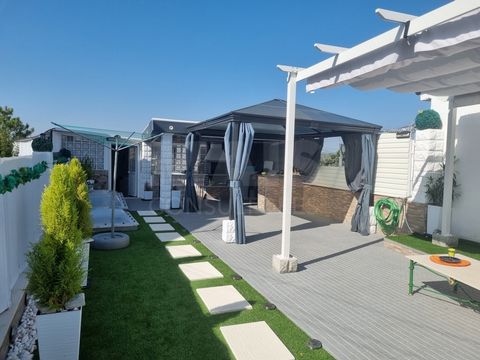 Semi-detached house T3, Rch and 1st floor, completely renovated with all the comfort and tranquility. Located in Vila Nova, Paialvo, on the outskirts of Tomar, Santarém district. It has 3 suites, equipped kitchen, lounge, living room, garage and a su...