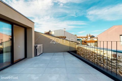 Property ID: ZMPT556301 2 bedroom duplex apartment, next to the Arco da Porta Nova in Braga. Arco da Porta Nova was one of the doors in the city walls, torn in 1512, at the time of the Archbishop of Braga, D. Diogo de Sousa. Its current feature dates...