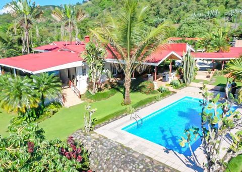 ID# 116721. Beautiful house for sale in San Vito de Coto Brus, Puntarenas, 335 sqm construction, 4.702 sqm land, 2 bedrooms, 2 baths, US$449.000. Welcome to Villa Harmony! A beautiful property located hillside on the outskirts of San Vito de Coto Bru...