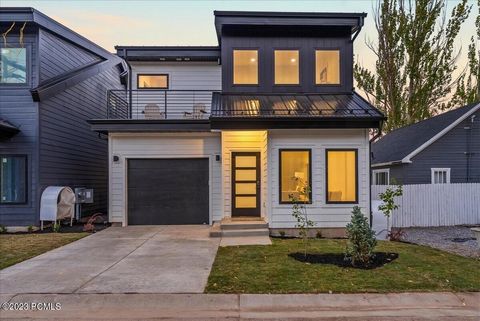 Welcome to this stunning contemporary two-story home in Old Town Park City!! This brand new-build home sits steps away from the base of Park City Mountain Resort, Park City Golf Club, and the City Park! Historic Main Street is a quant walk up the str...