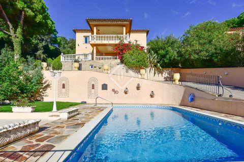 This well-maintained house with beautiful sea views is located in the Les Teules residential area of Santa Cristina d'Aro. Les Teules is one of the well-maintained and sunny residential developments of Santa Cristina d'Aro, a town surrounded by the L...