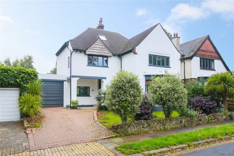 This beautiful home overlooking Hove Recreational Ground, has instant curb appeal leading to a fabulous entrance with its glass stained feature door and large hallway. From the hallway, an useful utility and boot room are set to the side, giving an o...
