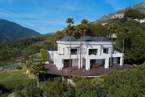 Contemporary quality villa beautifully located and nicely nestled within a nature protected environment, with spectacular views over the lake of Istán and the Mediterranean towards Gibraltar and the African coast. South to west facing. Large plot of ...