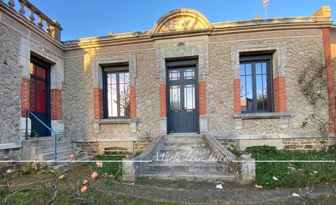 Dpt Vendée (85), à vendre CHALLANS maison de charme de type 5 avec son terrain clos de 375 M2