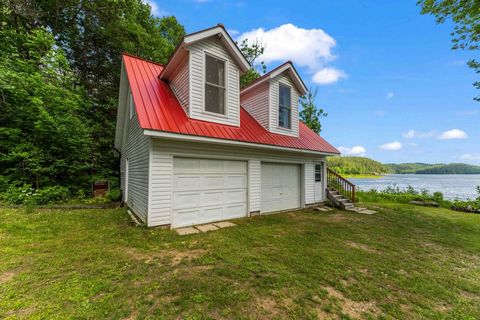 Welcome to your dream waterfront escape at Lac Vert, Waltham Québec--a rare gem that seldom hits the market, as these properties are usually kept within families. Boasting a serene setting on the exclusive Green Lake, this unique, multigenerational h...