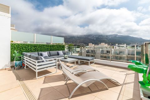Introducing a stylish and modern 2-bedroom apartment, situated in the sought-after neighborhood of Dénia. This property is available for sale and offers a generous 83m2 of useful living space, with a total built area of 173m2. The south-facing apartm...