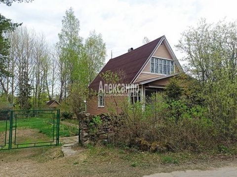 1692356 -Продаётся жилой дом по адресу: Лен.обл., Выборгский район, пос.Балтиец, ул.Воинской Славы. Дом построен из бруса, общая площадь 87 кв.м., утеплён, на первом этаже располагаются две комнаты, на втором этаже одна комната. -Кухня площадью 18 кв...