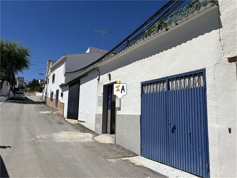 Dit gemeubileerde, 162m2 grote karaktervolle herenhuis met 3 slaapkamers, een privégarage, een grote patio en een zonneterras is gelegen in het mooie en rustige dorpje Sabariego, in de provincie Jaen in Andalusië, Spanje. Gelegen aan een rustige bred...