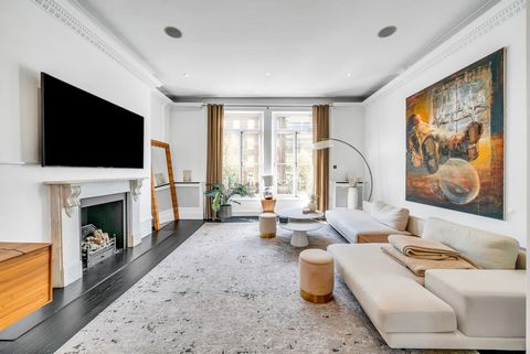 As well as its superb location just steps from the river in Chelsea, this unique family home stands out in the market thanks to its exceptional renovations that were completed in 2022. It is also incredibly well looked after with weekly maintenance t...