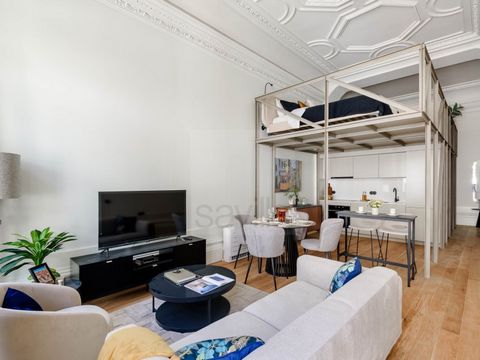 T0 with a mezanine in Bolhão, consisting of living room, kitchen, bathroom and 1 bedroom. Apartment located in Fernandes Thomaz 797, a historic building on Rua Fernandes Tomás, next to the iconic Mercado do Bolhão, with a rehabilitation project desig...