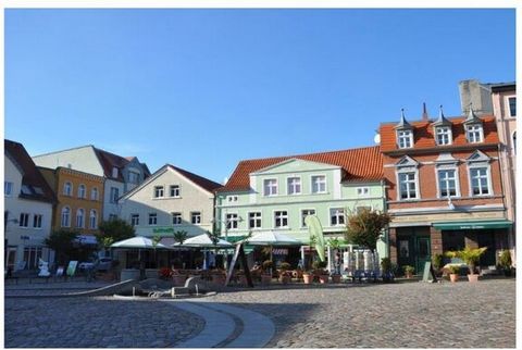 Das modernes Ferienappartement mit Sonnenbalkon (Südwest-Lage) liegt in der Ferienanlage Lagunenstadt mit eigener Marina/Yachthafen. Beobachten Sie die vorbeifahrenden Segelboote oder genießen Sie die herrlichsten Sonnenuntergänge mit Blick auf das W...