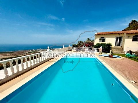 Spacious Canarian style villa with heated pool, idyllic garden and sea views! This idyllic and very well maintained property, which has been completely renovated and equipped to a high standard, is situated on a picturesque and very quiet plot of app...