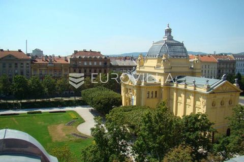 Zagreb, Tomislavov trg, multi-room civil apartment with a closed area of 196 m2 on the second floor of a building that is undergoing a complete structural renovation. It consists of a spacious entrance hall, 4 living rooms with a view of the beautifu...