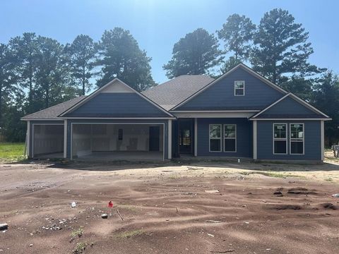 Expected completion date: September 2024. Stunning new construction in the Abby Ridge Subdivision in Hahira! This beautifully designed 4-bedroom, 2-bathroom home features luxury vinyl plank (LVP) flooring in the great room, foyer, kitchen, and breakf...