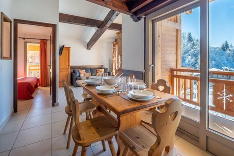 Die Ferienanlage mit insgesamt 54 gemütlichen Appartements liegt nur wenige Gehminuten vom Zentrum von Megève entfernt. Die Wohneinheiten verteilen sich auf 4 Gebäude. Der Wintersportort Megève liegt in ca. 1200 m Höhe im Herzen des Montblanc-Gebirge...