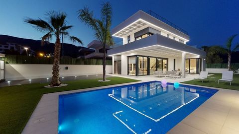 11 uitzonderlijke off-plan villa's te koop, met grote energie-efficiëntie, gelegen in de woonwijk Sierra Cortina net buiten Benidorm. De villa's maken deel uit van een modern wooncomplex met veel privacy en prachtig uitzicht over de bomen en de zee. ...