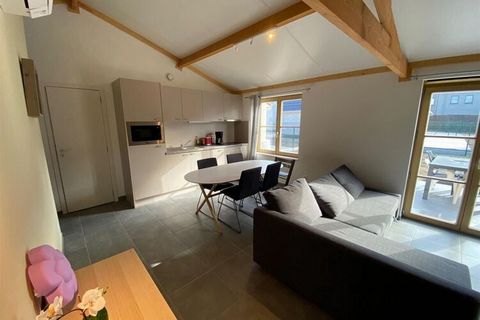 Détendez-vous dans cette maison de vacances élégante et charmante située dans le domaine Westhinder 2 à Coxyde avec 2 chambres pouvant accueillir jusqu'à 4 personnes. Parking privé et jardin clos, idéal pour une famille avec enfants ou un chien. Equi...