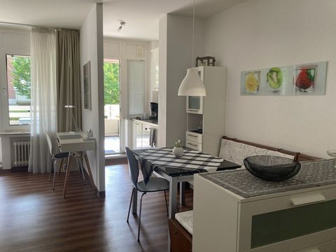 Ausstattung: • großes Zimmer mit Ecksofa, Schreibtisch, Bett 140 × 200 cm, TV, großer Esstisch. • kleine Küche mit Ceran-Kochfeld, Spülmaschine, Kaffeemaschine, Kühlschrank, Toaster, Wasserkocher, Ess- und Kochgeschirr, Besteck, Trinkgläser • Bad mit...