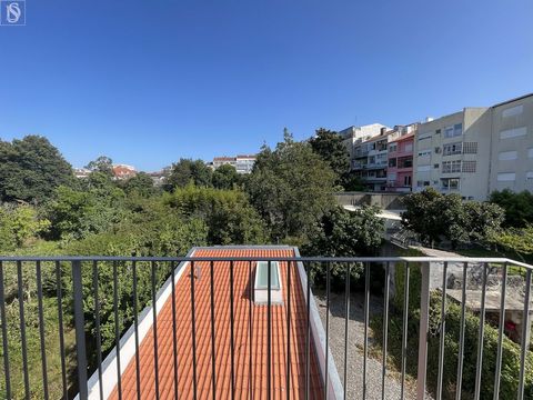 Apartment mit 2 Schlafzimmern Av Central Ausgezeichnete Wohnung in bester Lage in Braga Premium-Konzept in der Ausführung Restauriertes Gebäude im Herzen des historischen Zentrums Sehr modernes Interior Design Ursprüngliche Außenarchitektur beibehalt...