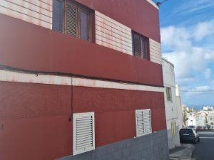 If you are looking for a comfortable apartment outside the city in a very quiet area I am sure that this will be yours. The apartment consists of a spacious living room - kitchen, two bedrooms, of which one has a dressing room and a bathroom. It has ...