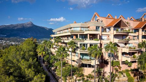 Located in Nueva Andalucía. Introducing this spacious three-bedroom corner apartment located in the sought-after development of Magna Marbella in Nueva Andalucia offering stunning sea, mountain & golf views from it's west facing orientation. The...