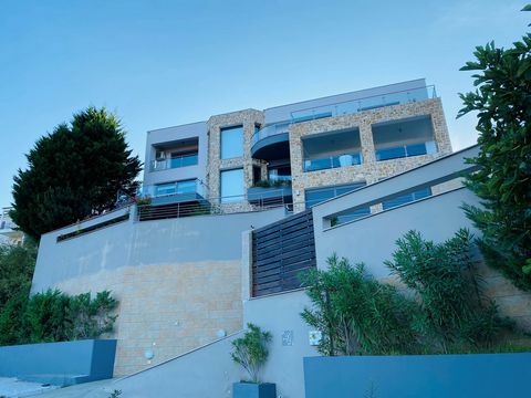 Luxury 6 Bed Zoes Villa For sale in Volos Greece Esales Property ID: es5554314 Property Location Alois 18 VOLOS THESSALY 38221 Greece Property Details Nestled in the picturesque Agios Stefanos, a prestigious suburb of Volos, Greece, Zoe’s Villa offer...