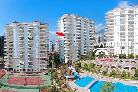 Apartment in Mahmutlar with a layout of 3+1, area of ​​175 sq.m. is for sale. Year of construction 2008. The layout of the apartment includes a living room combined with a kitchen, 3 bedrooms, 2 bathrooms, 2 balconies. It is located on the seventh fl...