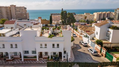 Discover this wonderful, carefully renovated townhouse, located just steps from Torreblanca Beach. It features a charming roof-terrace of approximately 30m2 offering stunning sea views, perfect for enjoying the fantastic climate of the Costa del Sol....