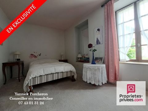 **A Vendre en Exclusivité : Maison Divisée en Deux Logements au Centre de Noyant** Cette grande maison de **225 m²**, déjà subdivisée en deux propriétés distinctes, est parfaite pour accueillir plusieurs générations tout en offrant à chacun son indép...