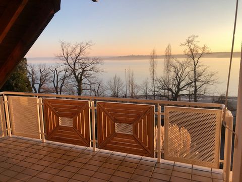 The top floor apartment impresses with its unique location (50m to the lake) and its wonderful south-west-facing balcony with unobstructed lake views. It is ideal for 1-2 people who want a cozy retreat on Lake Constance in the immediate vicinity of t...