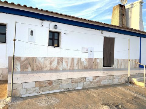 Haus mit 2 Schlafzimmern, in São Brás dos Matos, Alandroal Wir präsentieren Ihnen diese Villa mit 2 Schlafzimmern, ideal sowohl als Urlaubsort als auch für Investitionen in AL. Es befindet sich in einem typischen Dorf im Herzen des Alentejo und hat f...