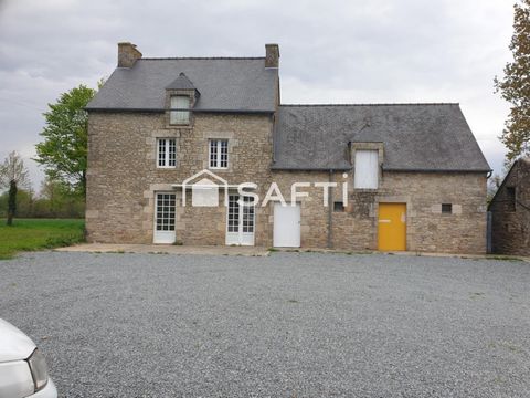 Belle maison en pierre en pleine campagne